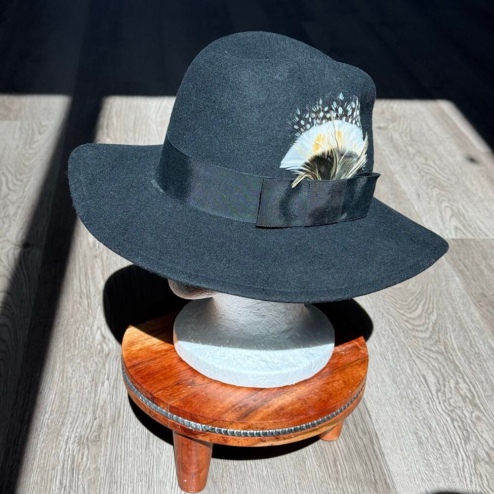 Black Wool Felt Fedora Hat Wide Brim Feather Accent Unisex Size M Ranch Western